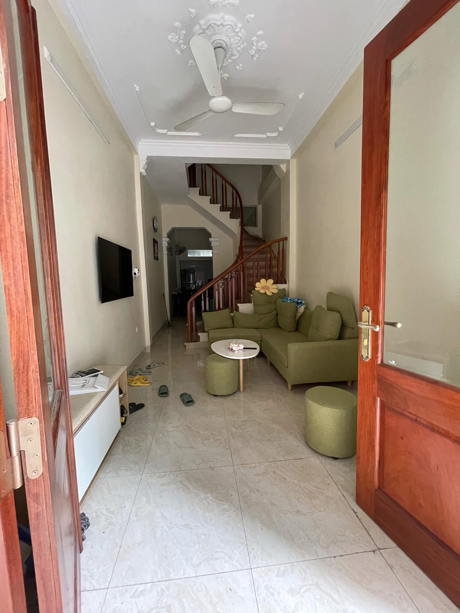 Cho thuê nhà ngõ ô tô Khương Thượng, 4 tầng x 30m2, 4 ngủ, 11.5 Triệu - Ảnh chính